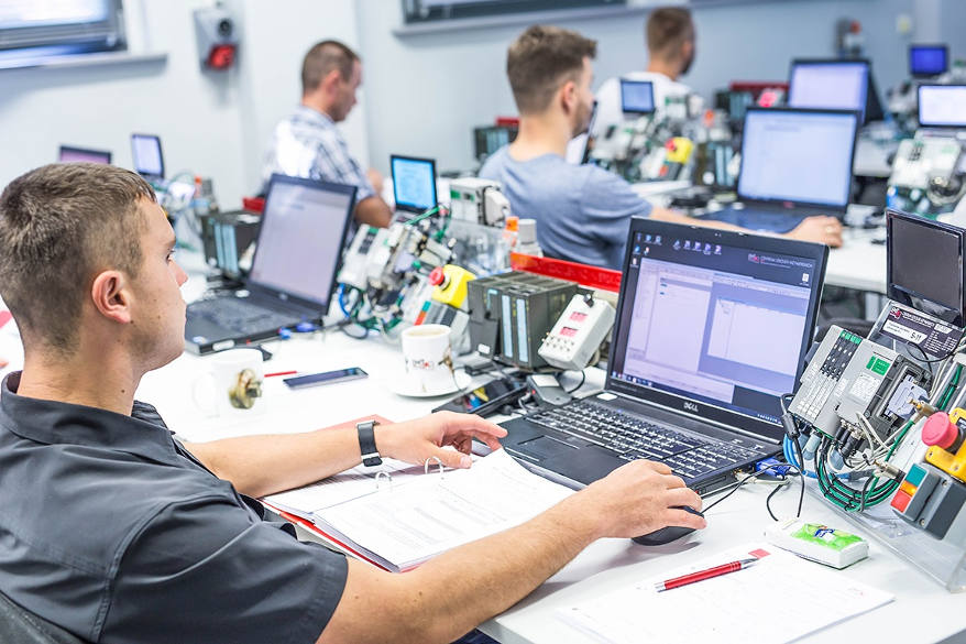 oem24-wpis-automatyka-praktyki.jpg
